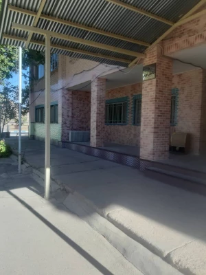 نقاشی و دیوارنویسی نمای ساختمان آموزش در مرکز شهید رجایی فرخشهر 4